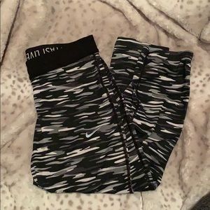 Nike Crop Leggings